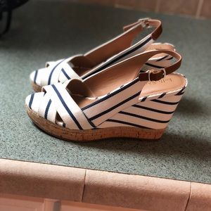 Size 9–Navy & White—kelly&katie wedges